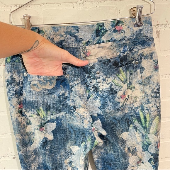 Joseph Ribkoff Print Stretch Pants Blue White Charcoal Sz 8 Floral Easy Up Pants - Picture 8 of 11
